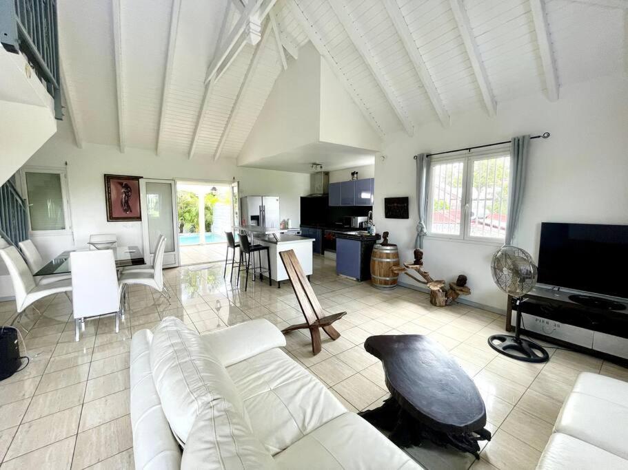 Villa Salomon, 5Min Marina, 10Min Des Plages Les Abymes Exterior photo